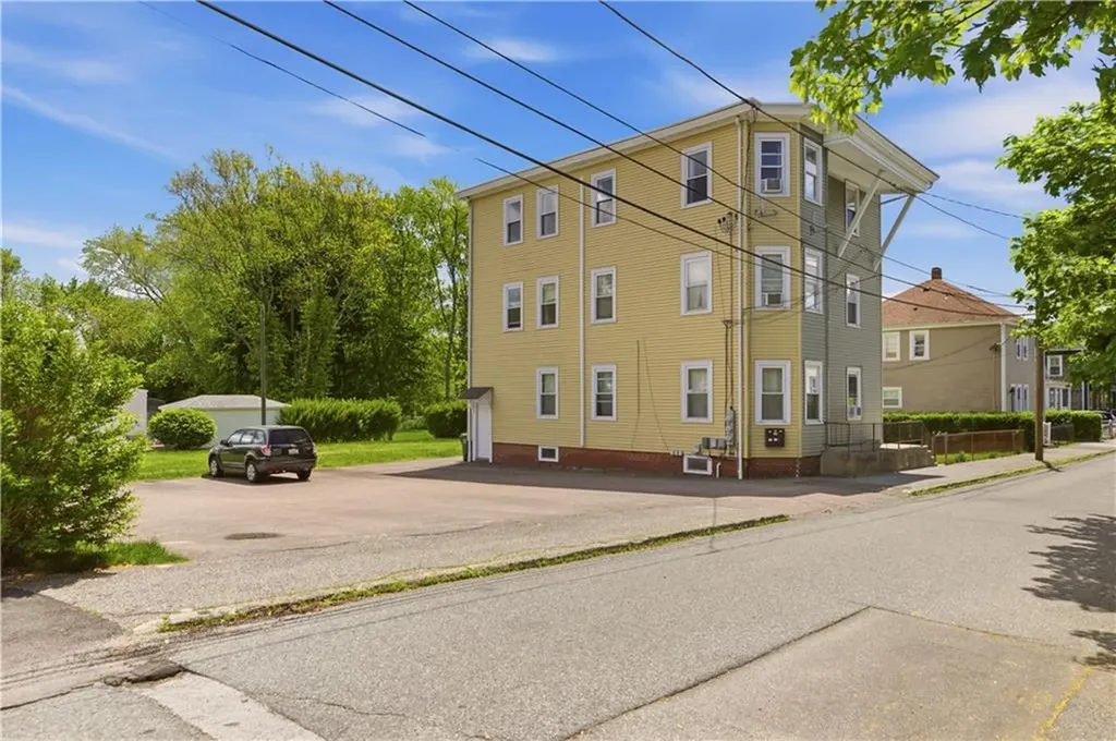 29 Prospect Street Bristol RI 02809