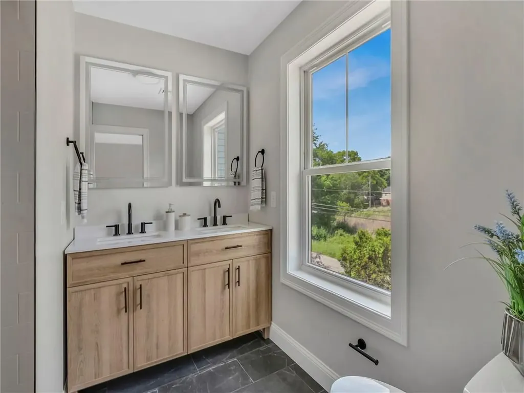 260 Point Avenue Warwick RI 02889