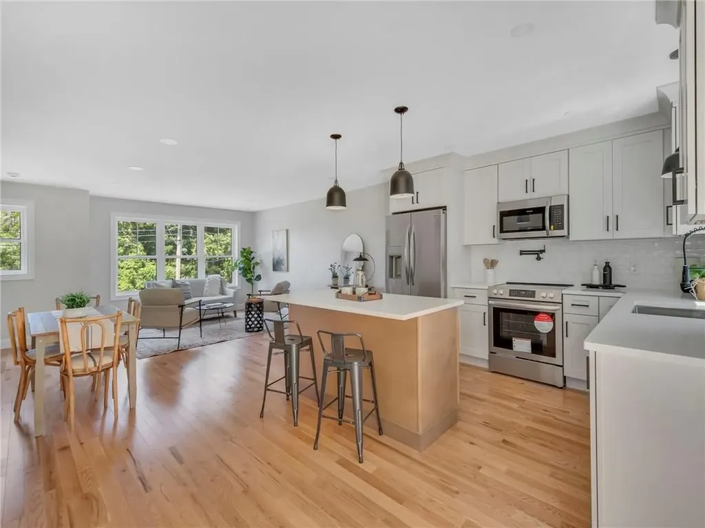 260 Point Avenue Warwick RI 02889