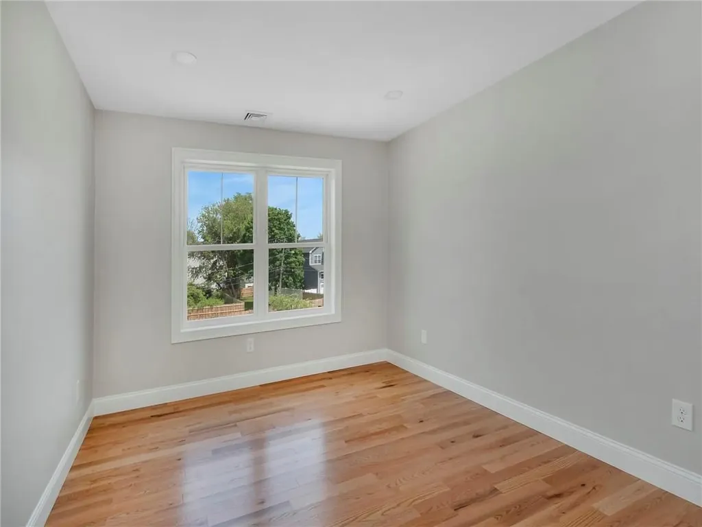 260 Point Avenue Warwick RI 02889