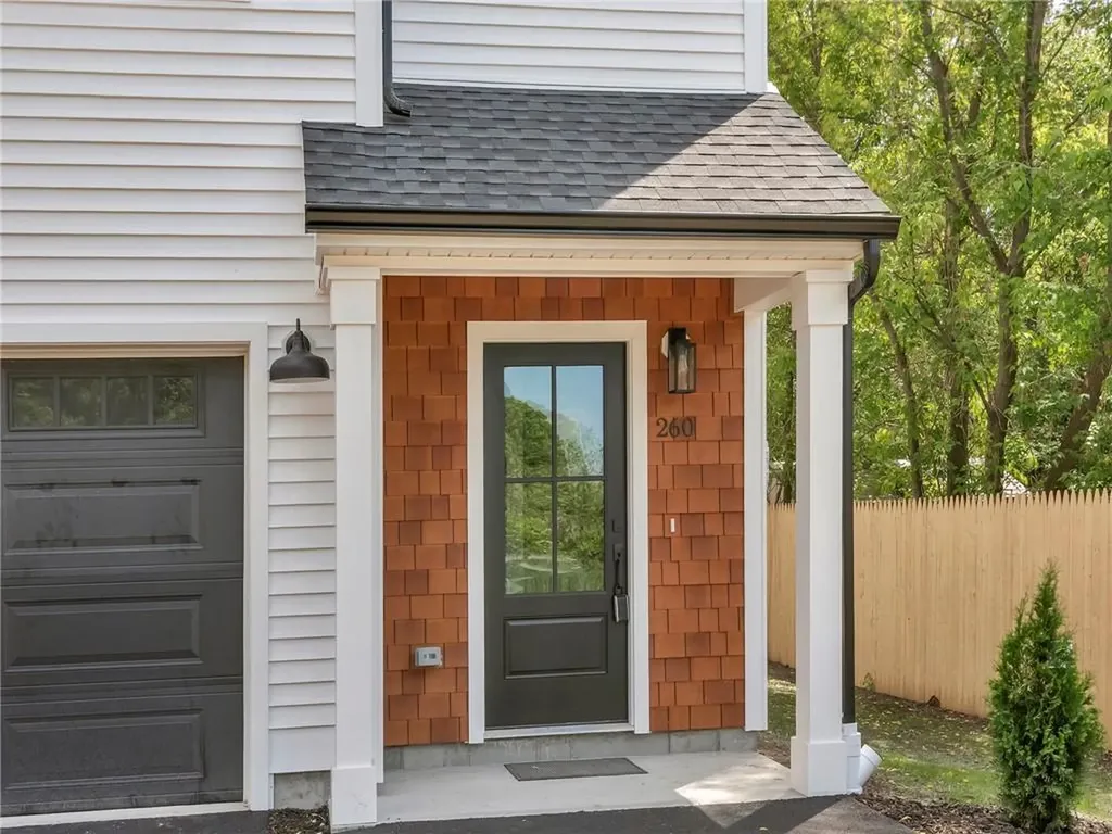 260 Point Avenue Warwick RI 02889