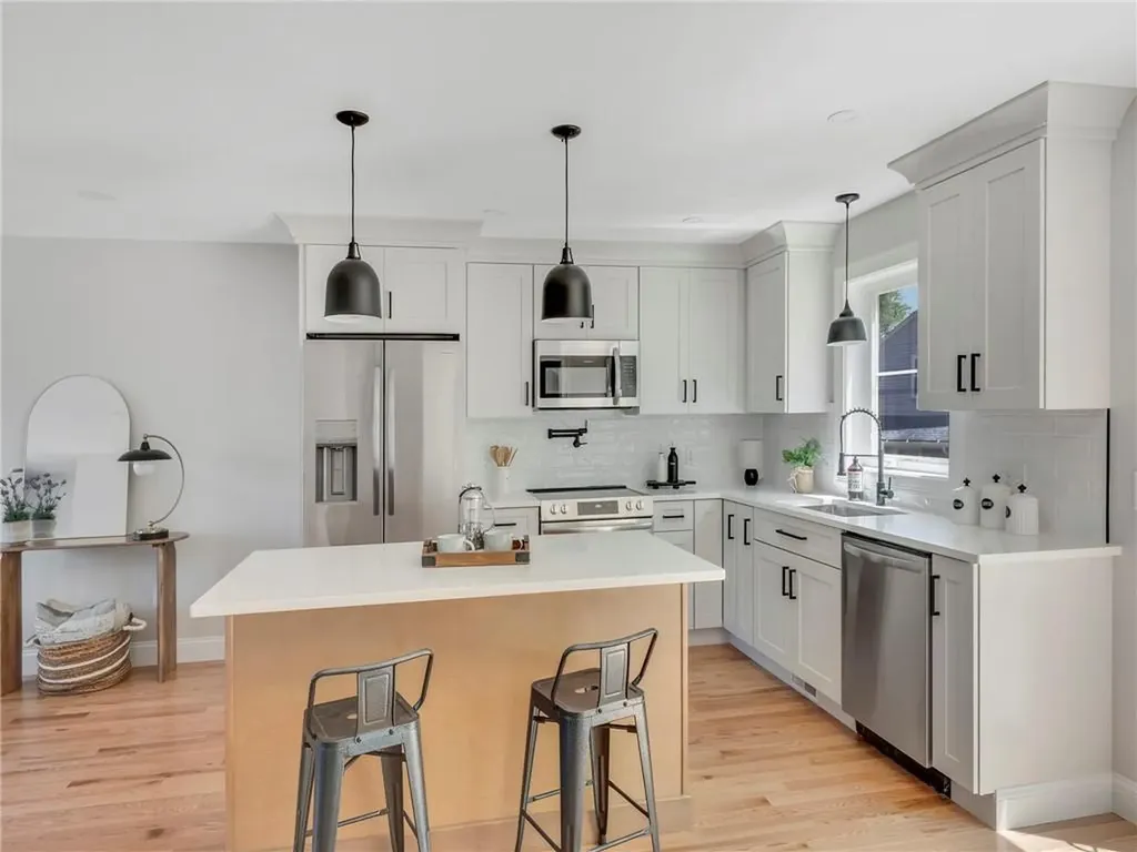260 Point Avenue Warwick RI 02889
