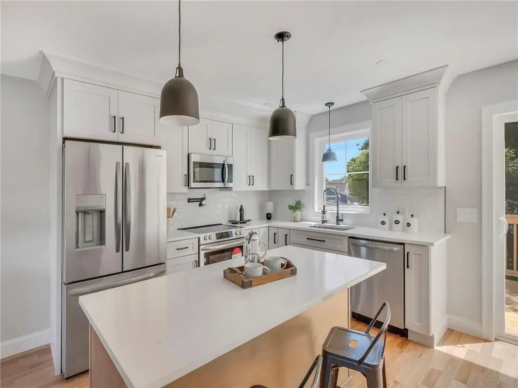 260 Point Avenue Warwick RI 02889