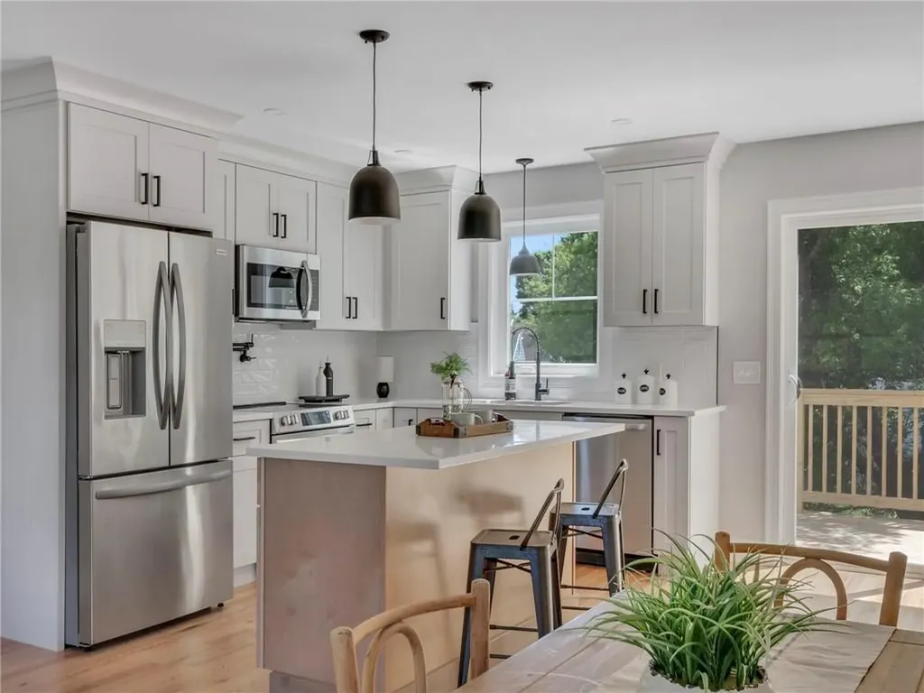 260 Point Avenue Warwick RI 02889