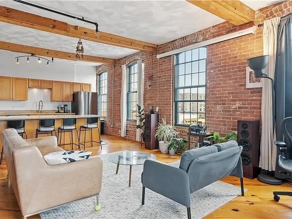 407 Pine Street Providence RI 02903