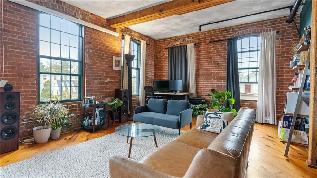 407 Pine Street Providence RI 02903