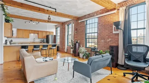 407 Pine Street Providence RI 02903