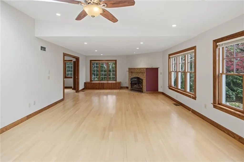 23 Hillcrest Road South Kingstown RI 02879