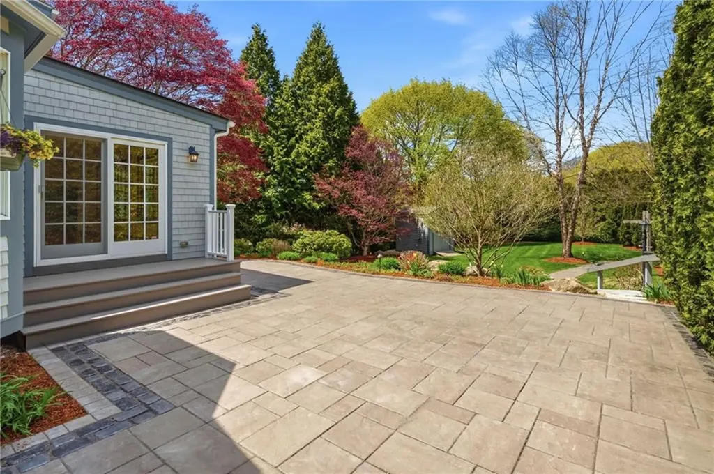 23 Hillcrest Road South Kingstown RI 02879