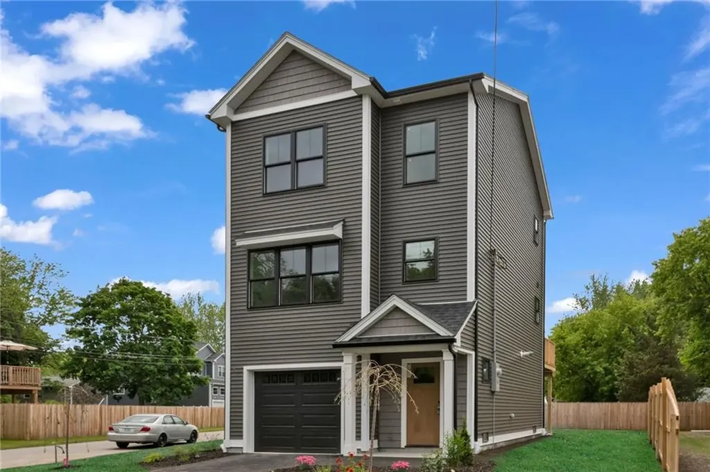256 Point Avenue Warwick RI 02889
