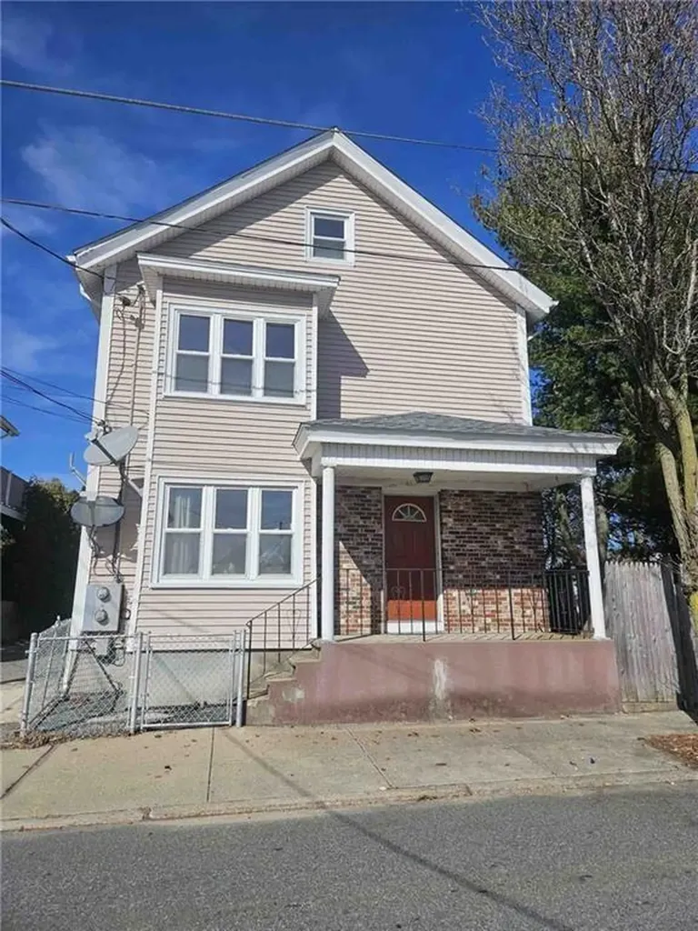 61 Utton Avenue Pawtucket RI 02860