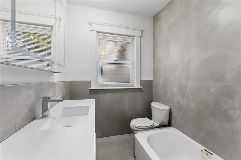 102 Overhill Road Providence RI 02906