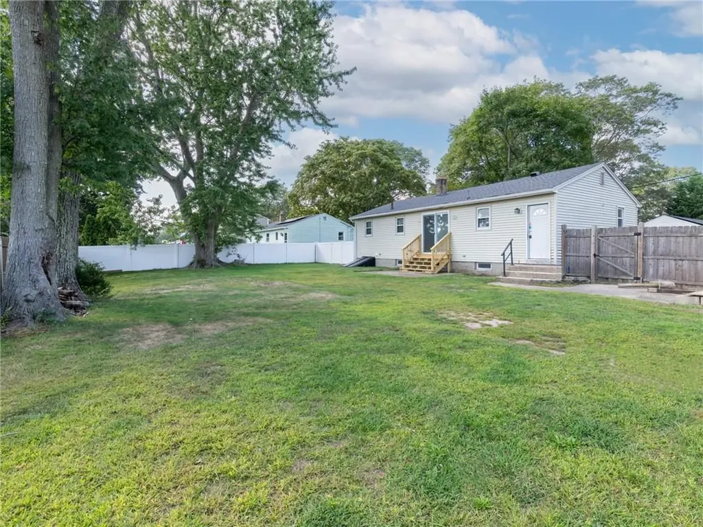 198 Asylum Road Warwick RI 02886