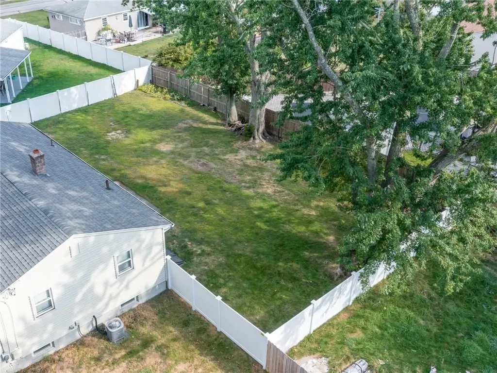 198 Asylum Road Warwick RI 02886