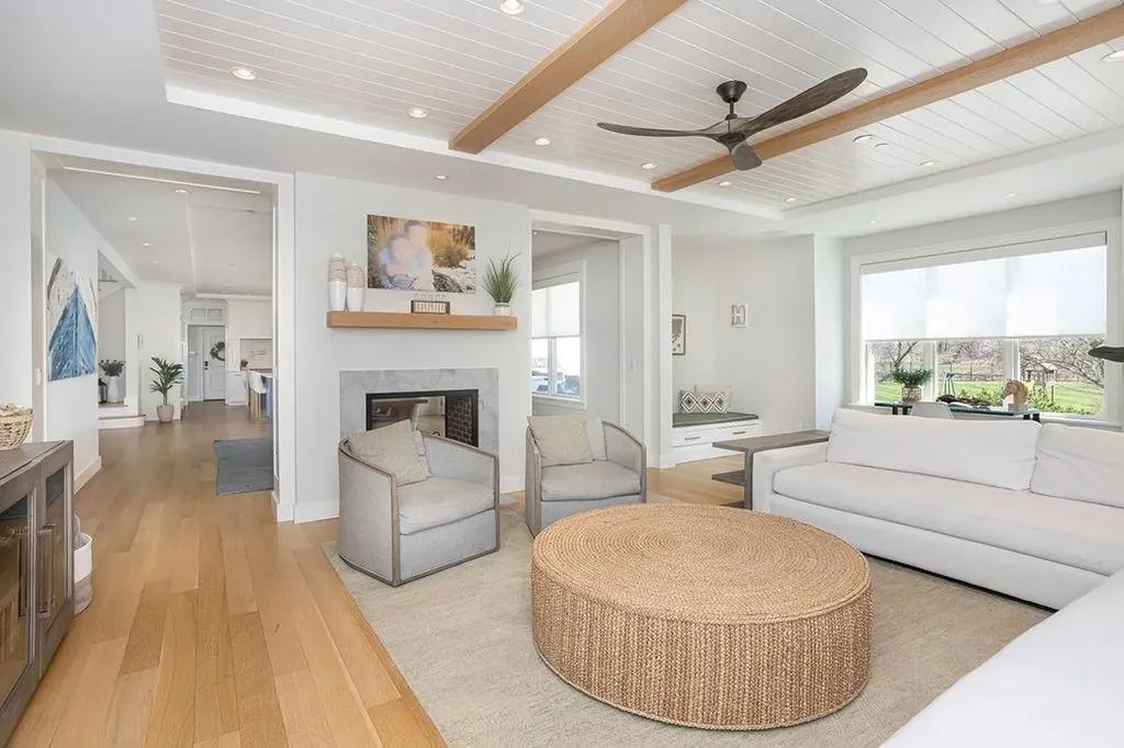 99 Meadowlark Lane Portsmouth RI 02871