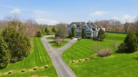 99 Meadowlark Lane Portsmouth RI 02871