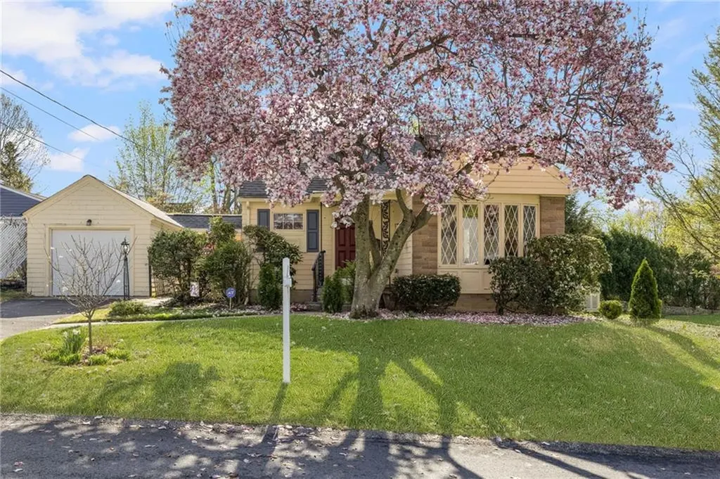 98 Homewood Avenue North Providence RI 02911