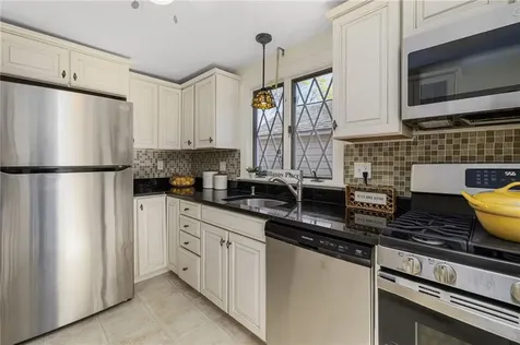 98 Homewood Avenue North Providence RI 02911