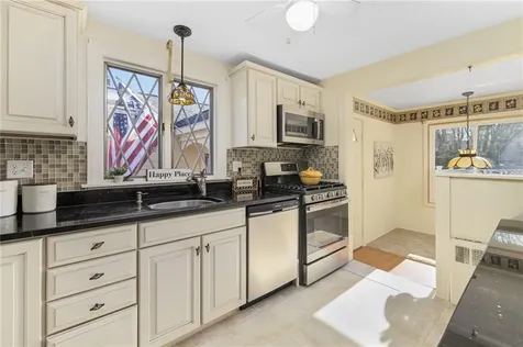 98 Homewood Avenue North Providence RI 02911
