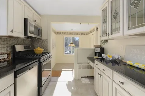 98 Homewood Avenue North Providence RI 02911