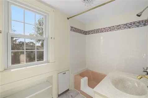 98 Homewood Avenue North Providence RI 02911
