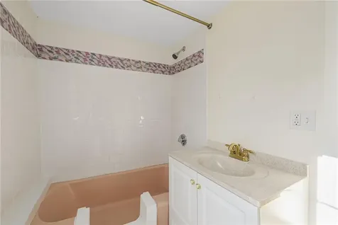 98 Homewood Avenue North Providence RI 02911