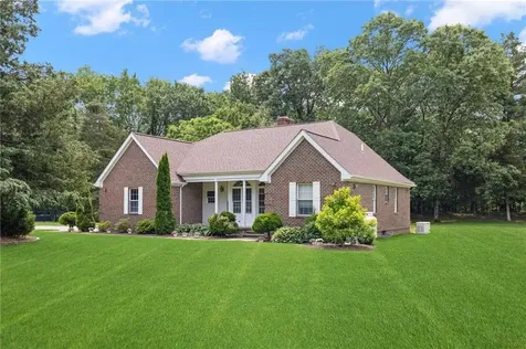 2225 Providence Pike North Smithfield RI 02896
