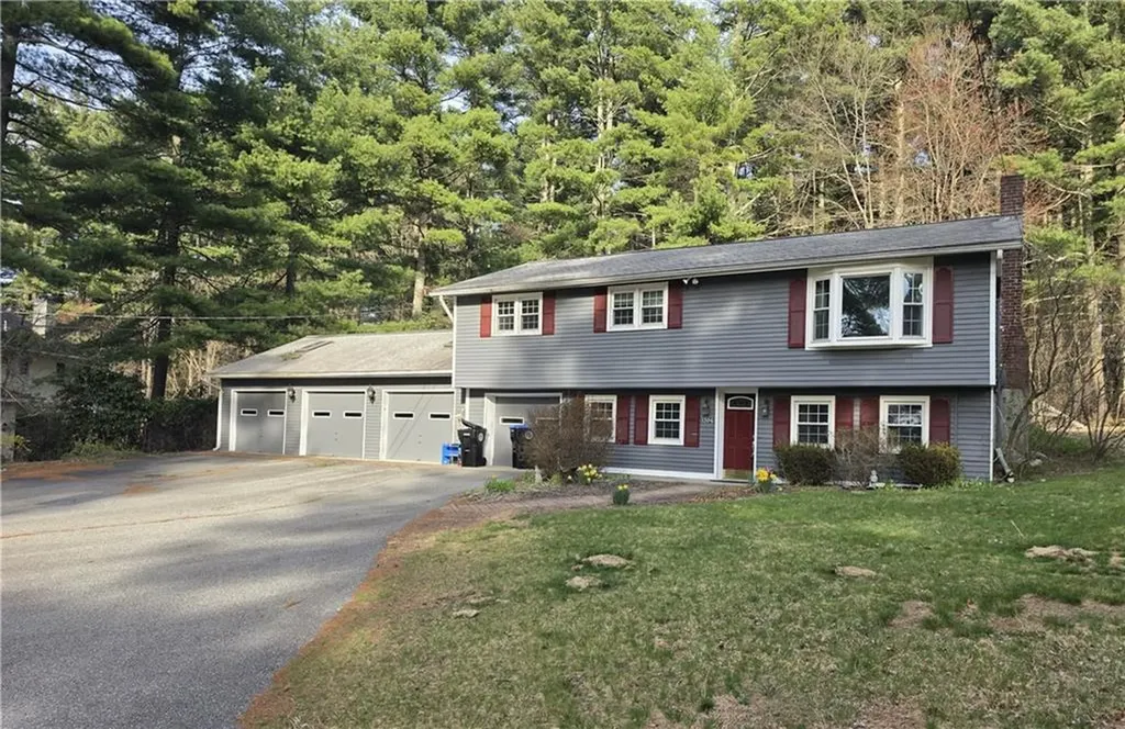 1304 Pound Hill Road North Smithfield RI 02896