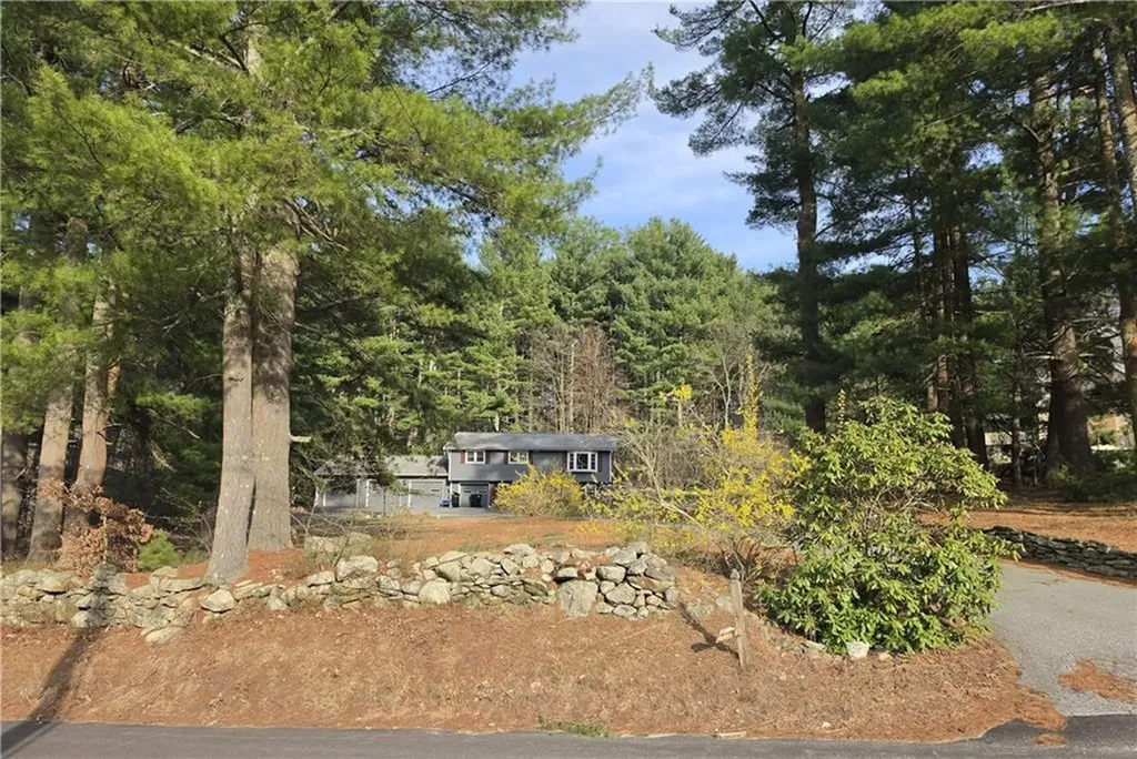 1304 Pound Hill Road North Smithfield RI 02896