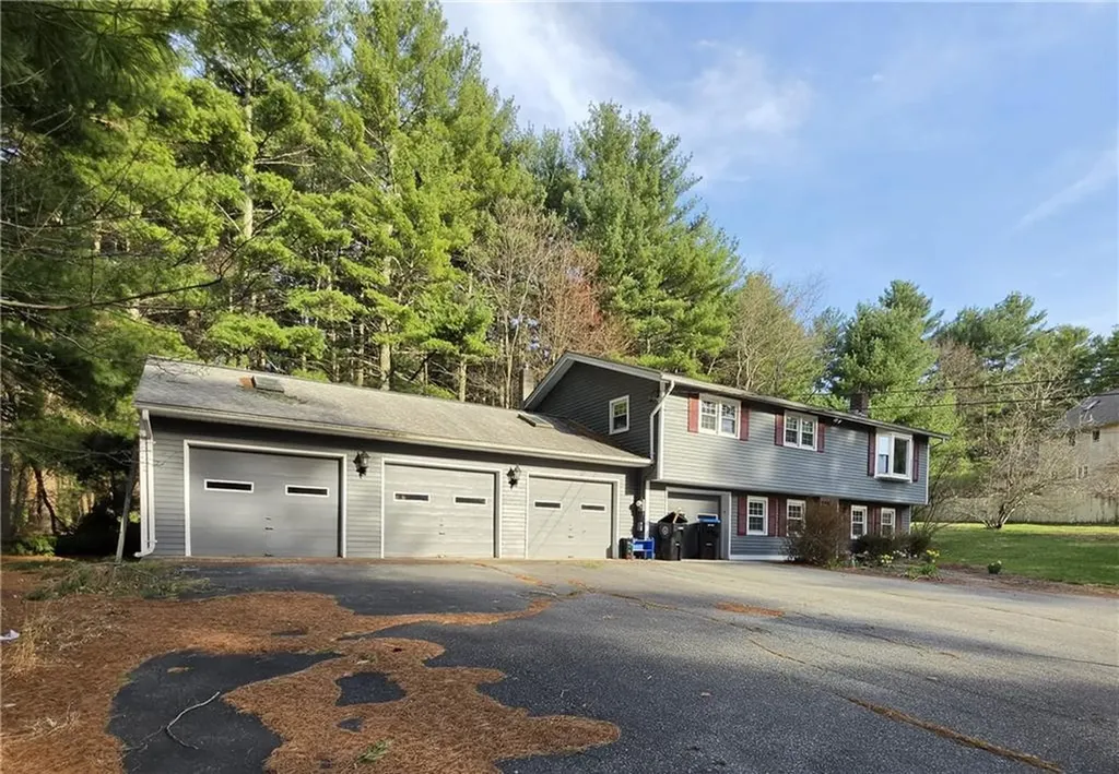 1304 Pound Hill Road North Smithfield RI 02896
