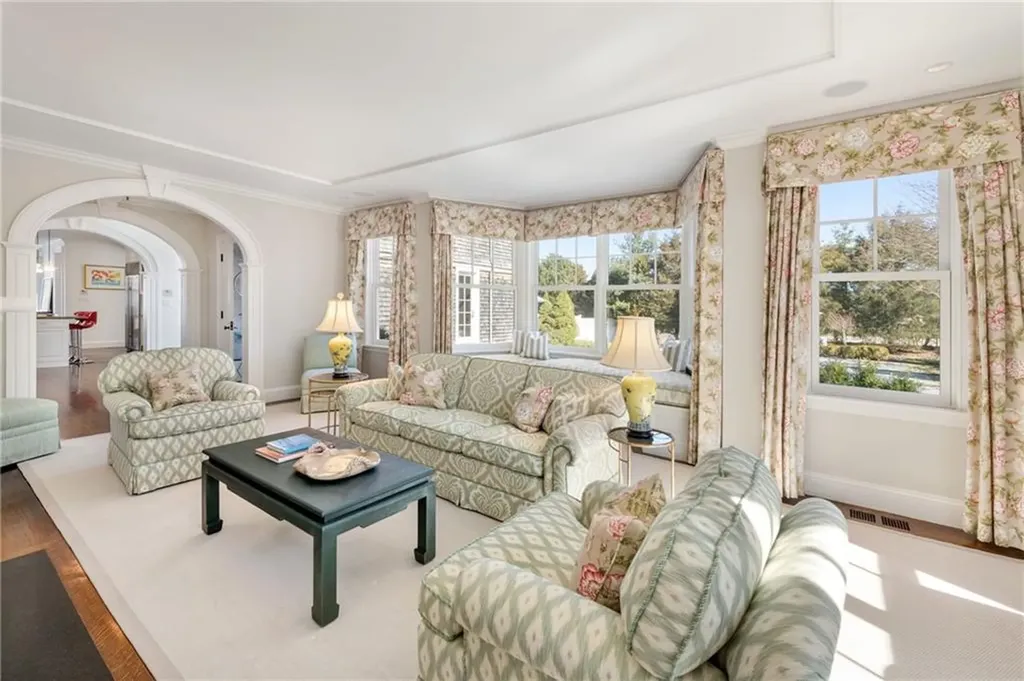 271 Carnegie Harbor Drive Portsmouth RI 02871