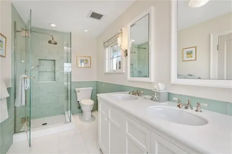 271 Carnegie Harbor Drive Portsmouth RI 02871