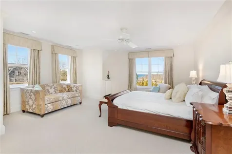 271 Carnegie Harbor Drive Portsmouth RI 02871