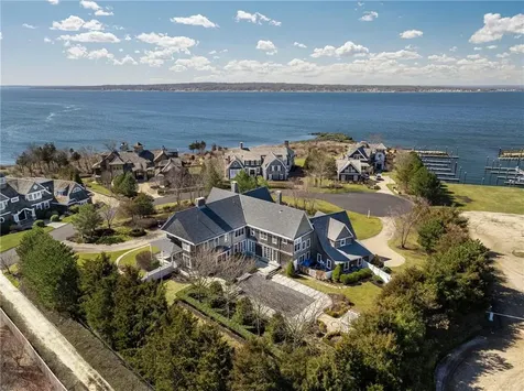 271 Carnegie Harbor Drive Portsmouth RI 02871