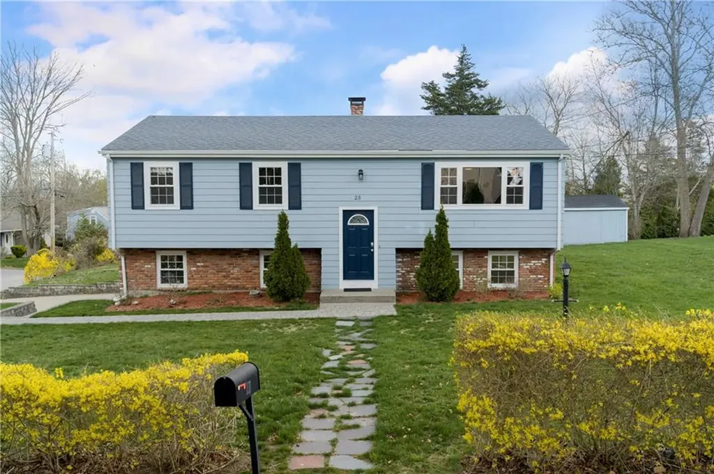 25 Overhill Road Warren RI 02885