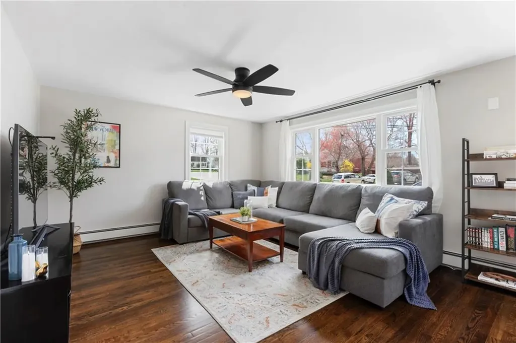 25 Overhill Road Warren RI 02885