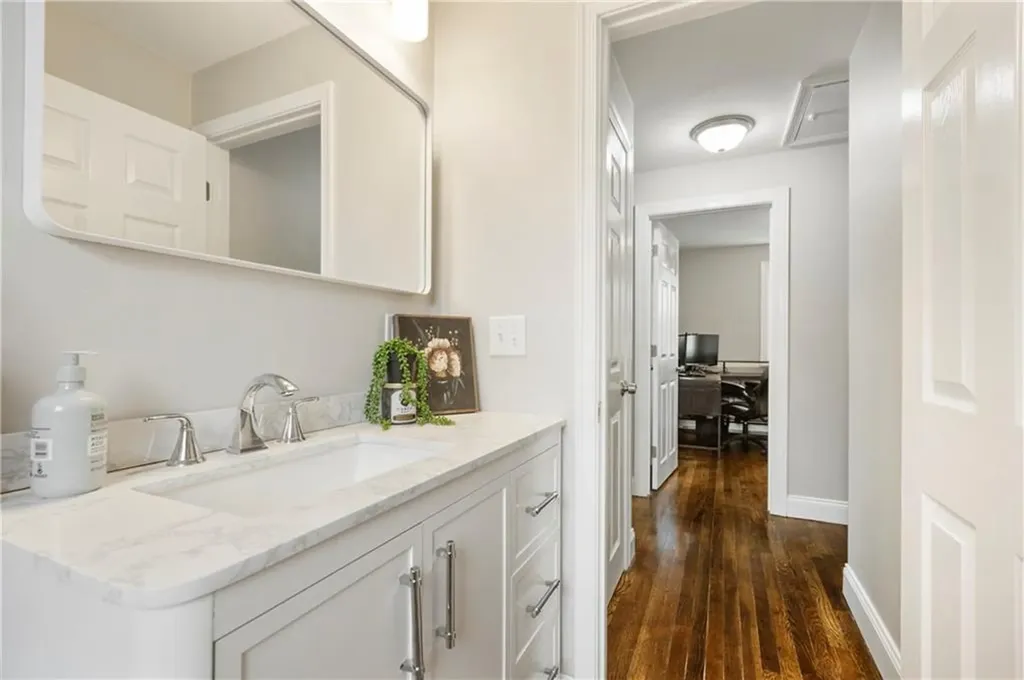 25 Overhill Road Warren RI 02885