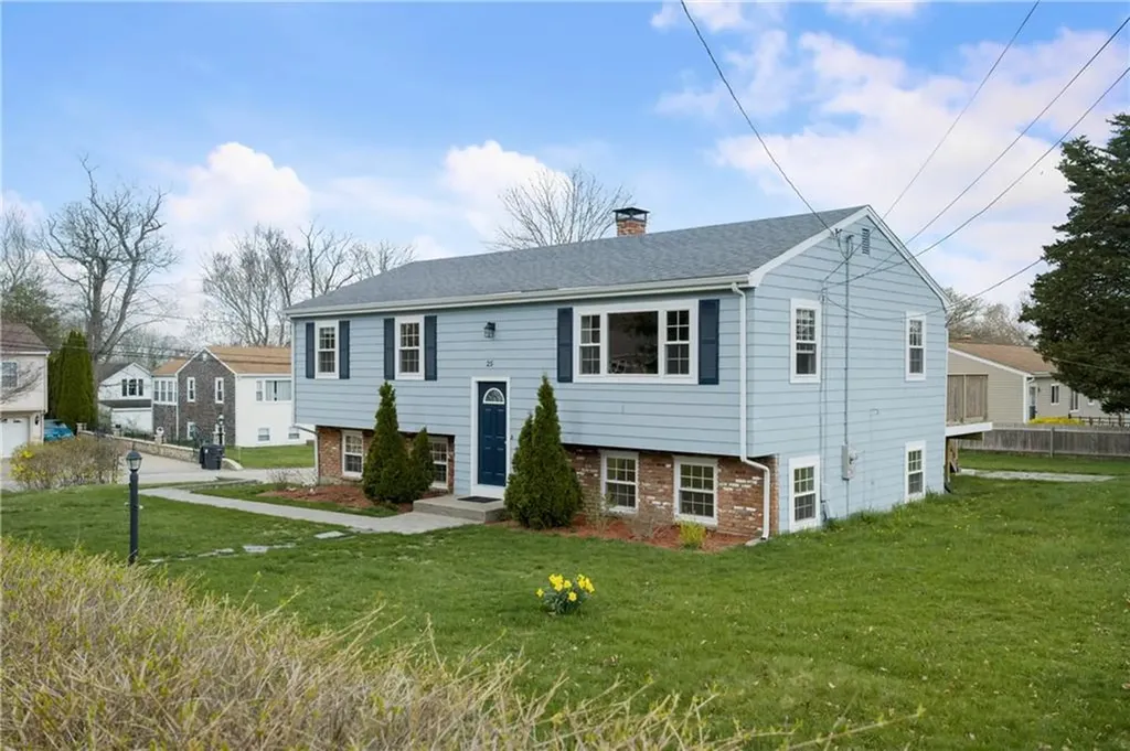 25 Overhill Road Warren RI 02885