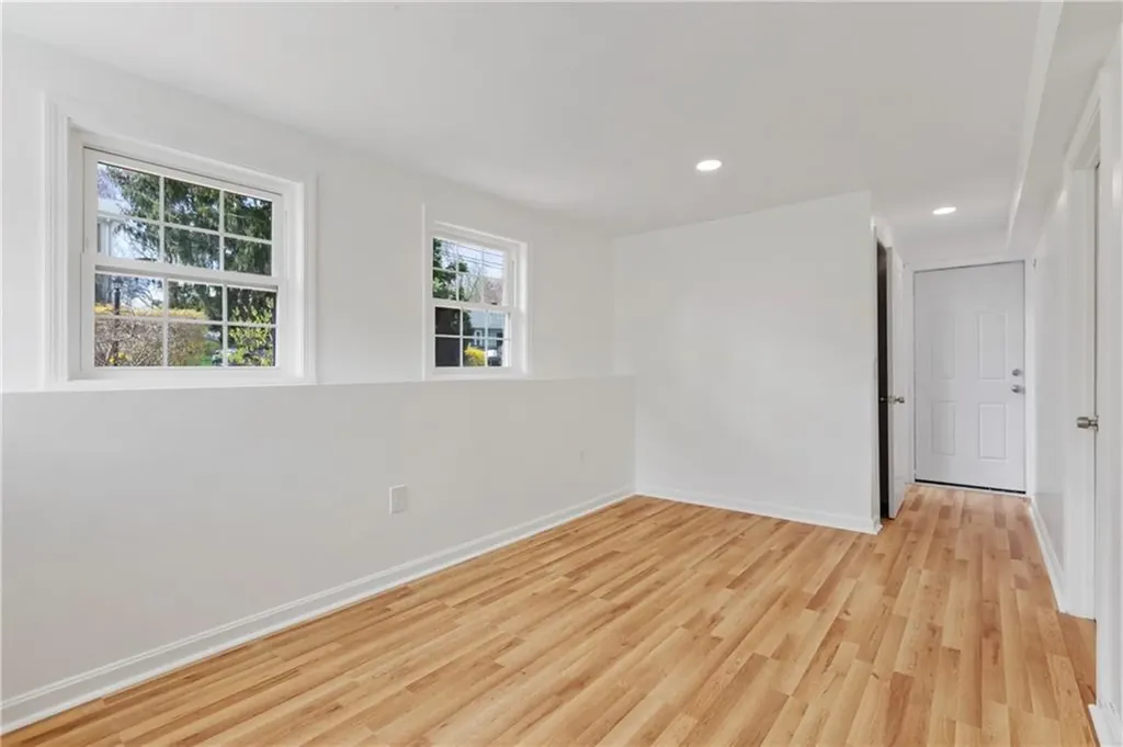 25 Overhill Road Warren RI 02885