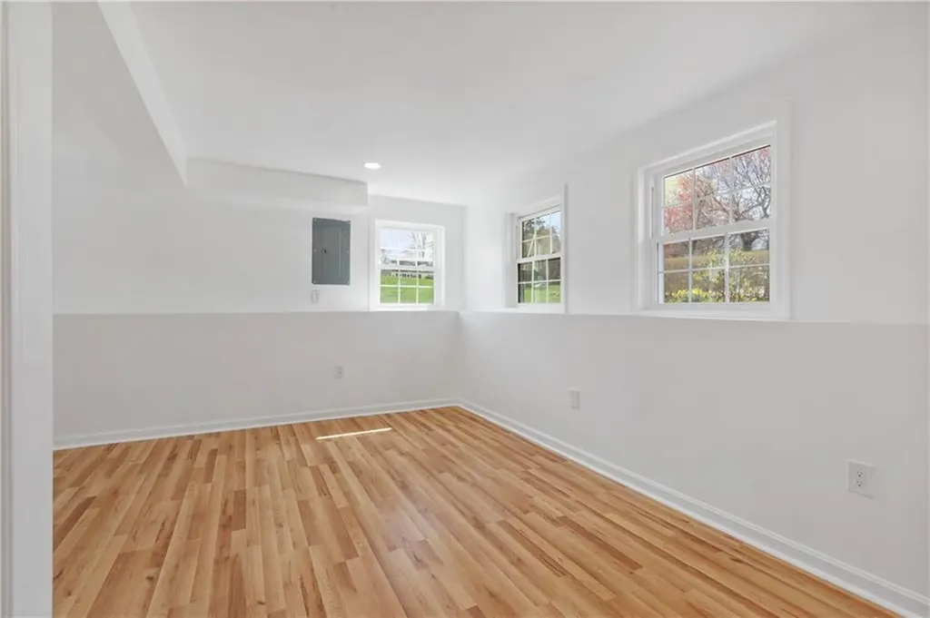 25 Overhill Road Warren RI 02885