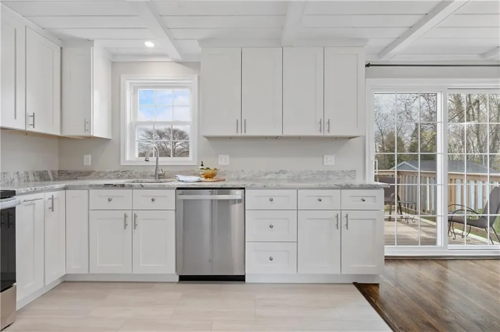 25 Overhill Road Warren RI 02885