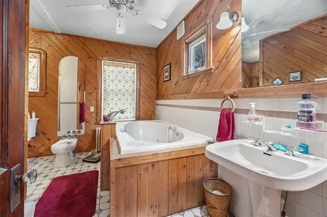 60 Riverview Avenue Tiverton RI 02878