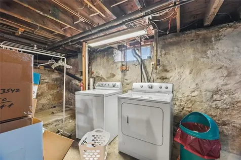 60 Riverview Avenue Tiverton RI 02878