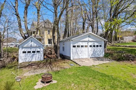 60 Riverview Avenue Tiverton RI 02878
