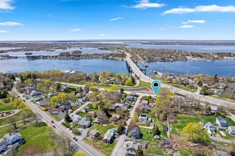 60 Riverview Avenue Tiverton RI 02878