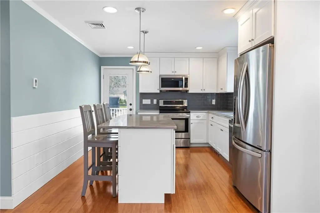 106 Cedar Island Road Narragansett RI 02882