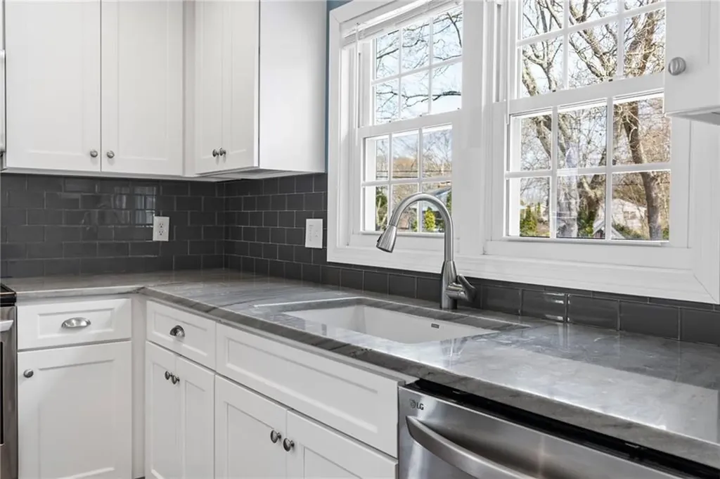 106 Cedar Island Road Narragansett RI 02882