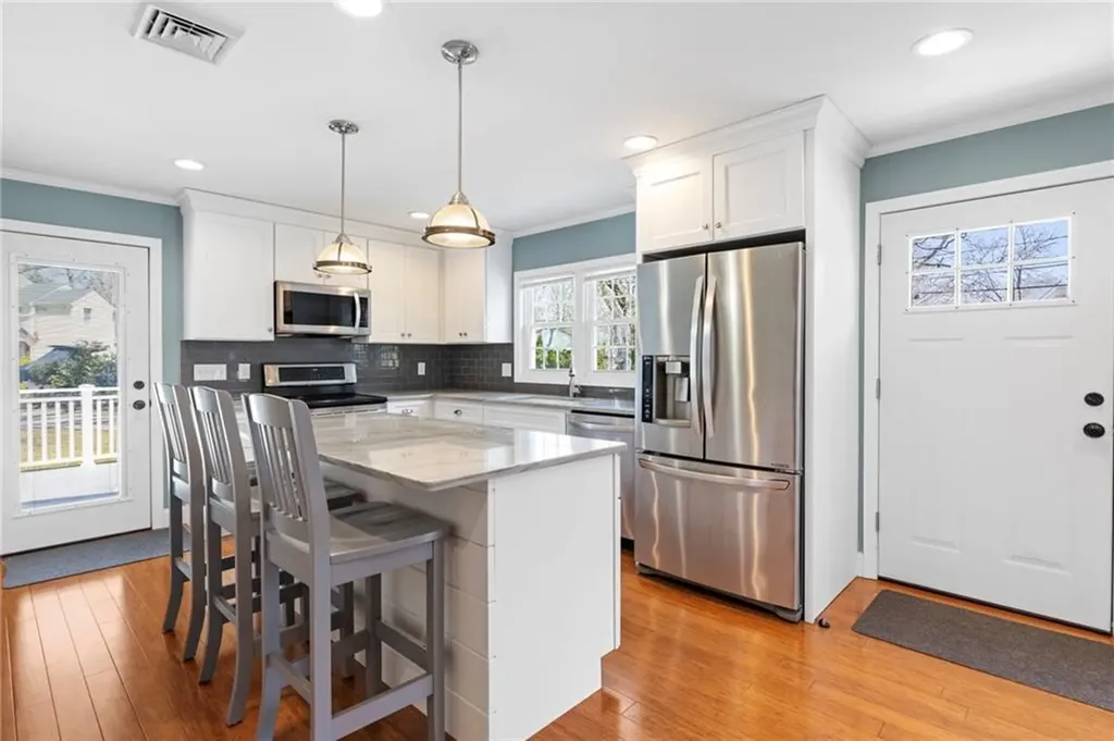 106 Cedar Island Road Narragansett RI 02882