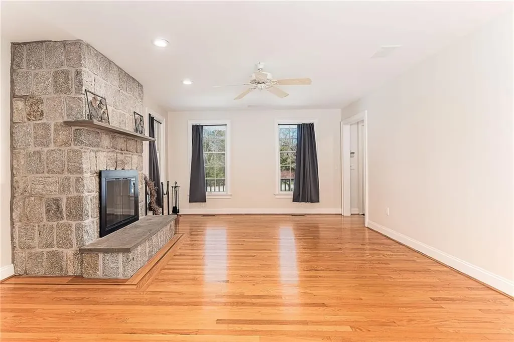 54 Foxridge Circle South Kingstown RI 02879