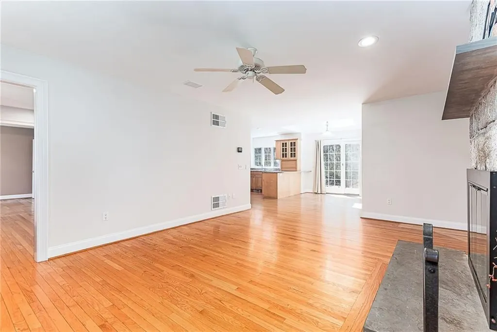 54 Foxridge Circle South Kingstown RI 02879